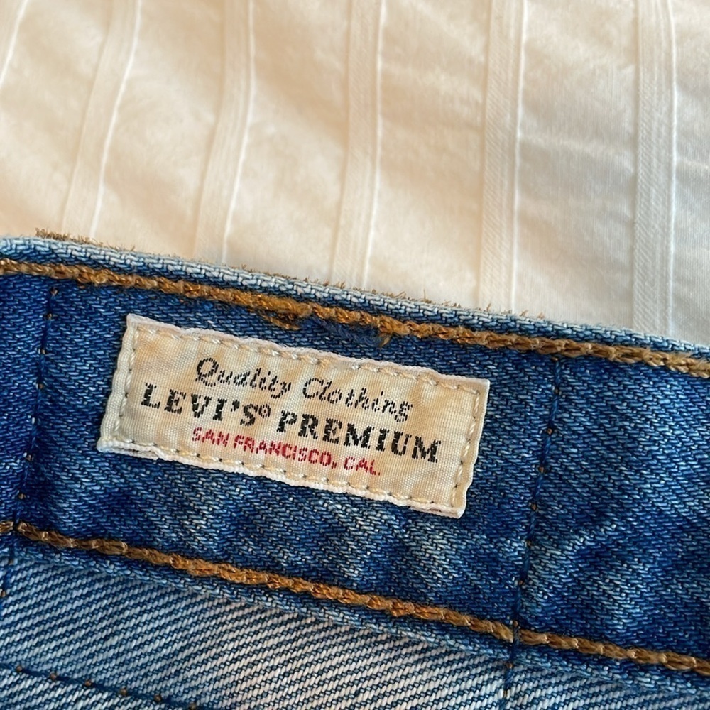 Levi’s 501 ripped straight leg jeans - Picture 3 of 7